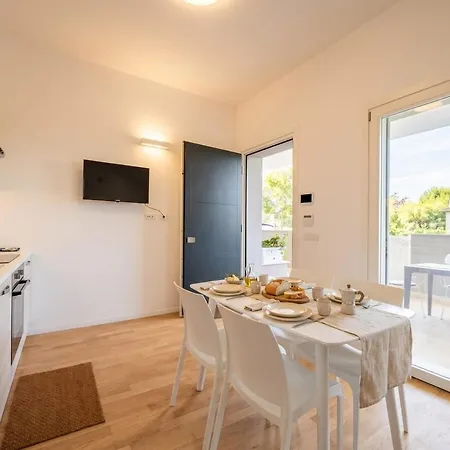 Maison Aurora Modern Beachfront Apartament