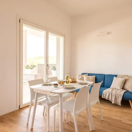 Maison Aurora Modern Beachfront Apartament