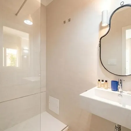Apartament Maison Aurora Modern Beachfront Bari