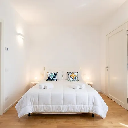 Apartament Maison Aurora Modern Beachfront Bari